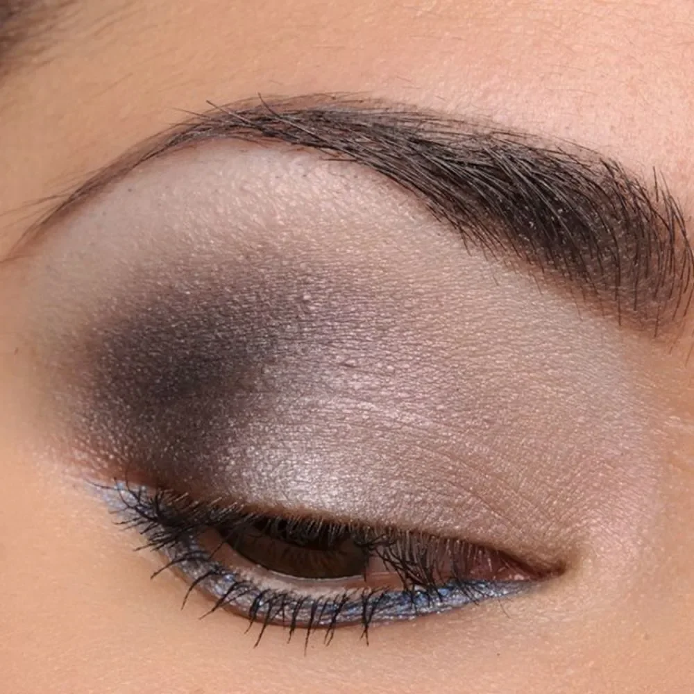 MAC Satin Finish Eyeshadow in Scene - Cool Toned Purple W Grey Undertone - NEW